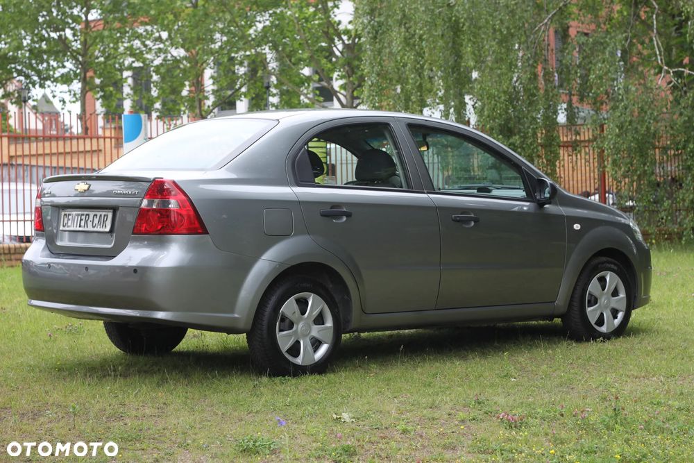 Chevrolet Aveo - 8