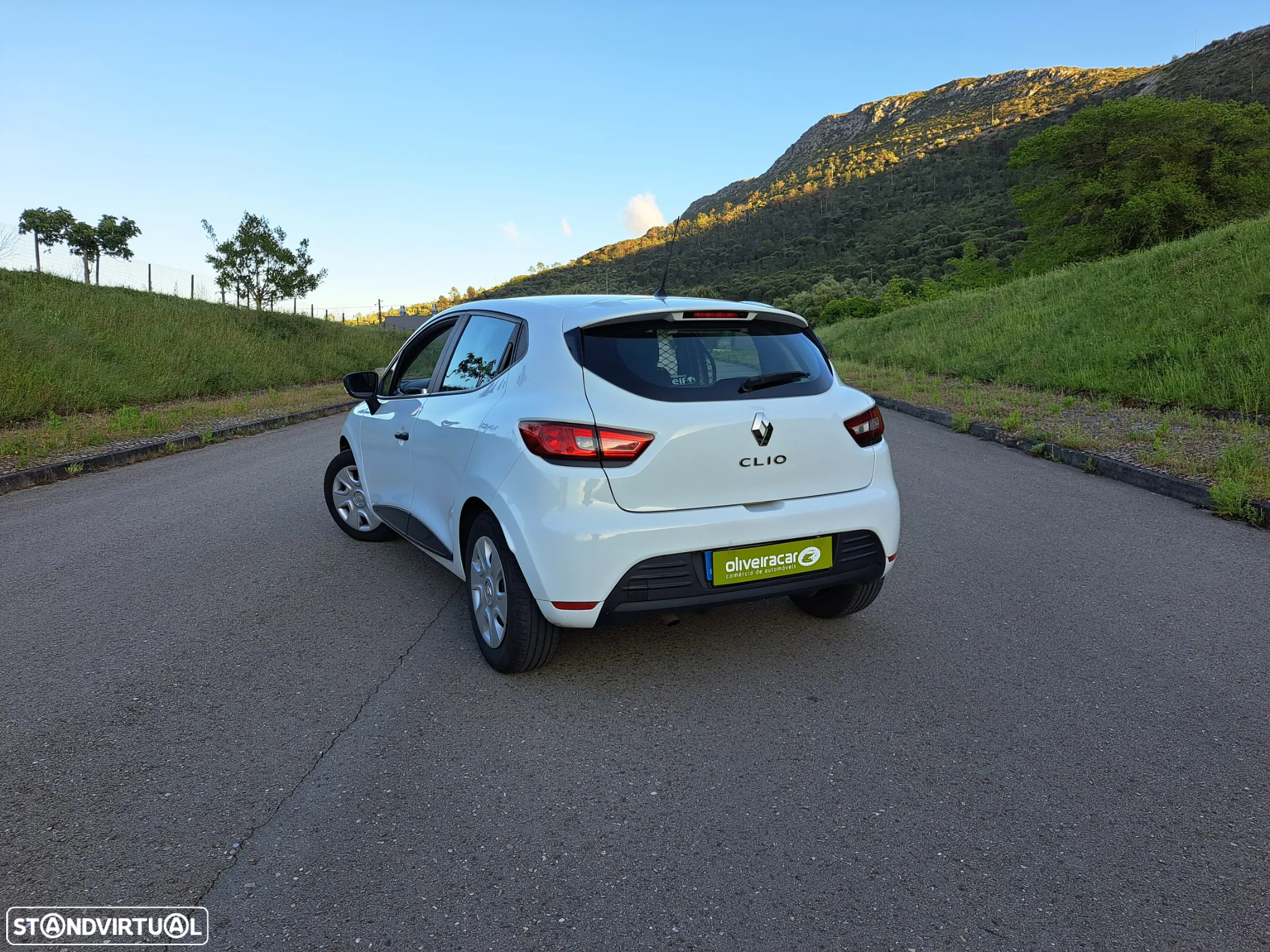 Renault CLIO - 19