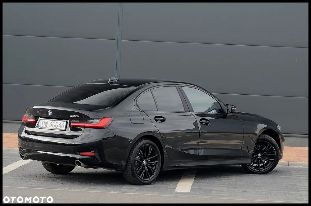 BMW Seria 3 320i - 16