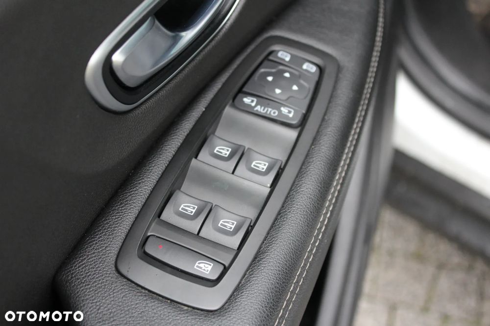 Renault Scenic BLUE dCi 120 LIMITED - 12