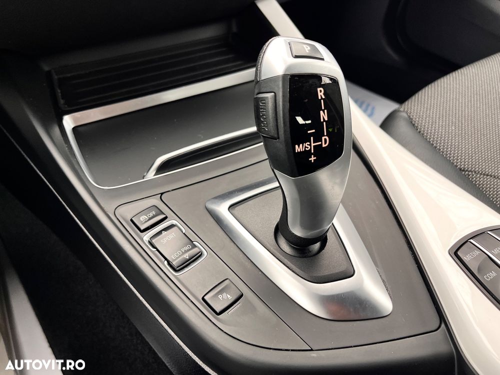 BMW Seria 1 120d Aut. Edition Metropolitan - 33