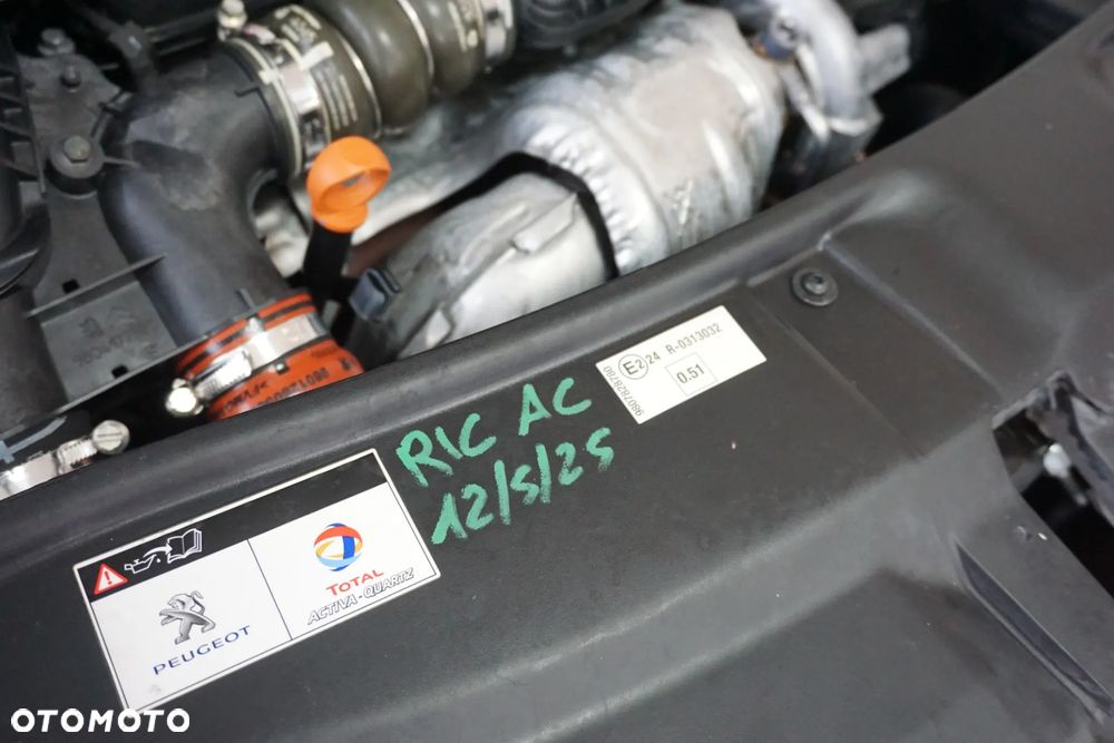 Peugeot 2008 BlueHDi 100 STOP & START Style - 16