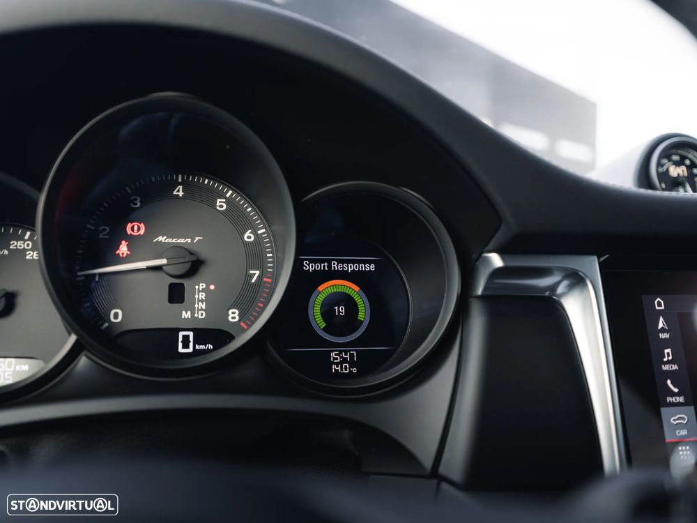 Porsche Macan T - 19