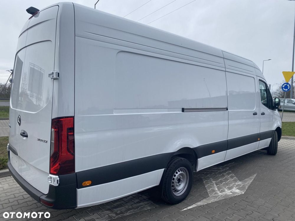 Mercedes-Benz Sprinter - 5