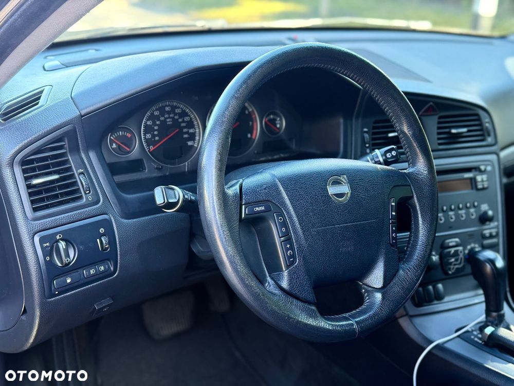 Volvo XC 70 AWD Momentum - 23