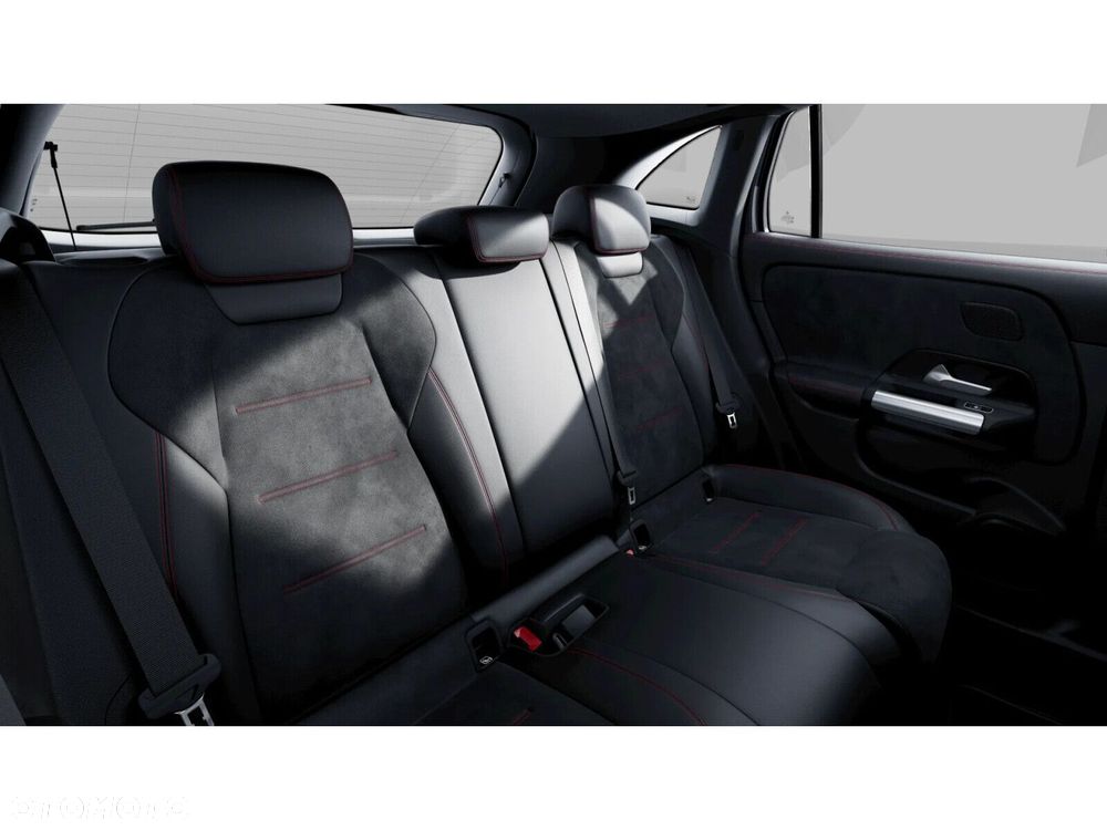 Mercedes-Benz GLA 200 mHEV AMG Line 7G-DCT - 11