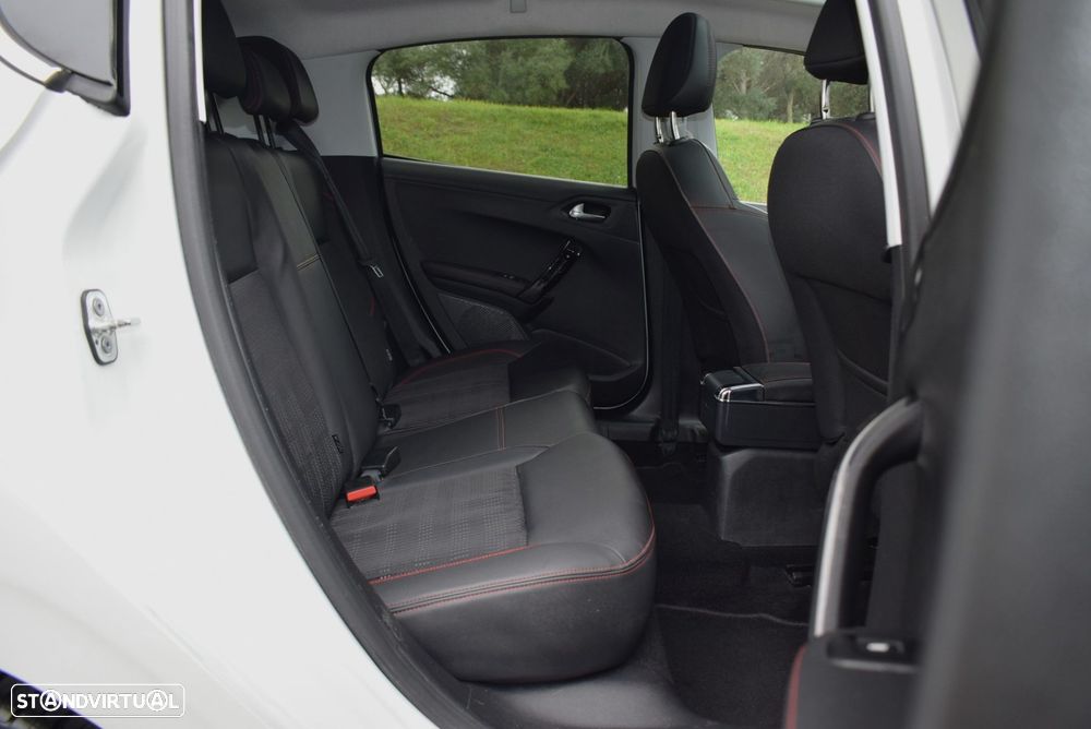 Peugeot 208 1.2 PureTech GT Line - 9