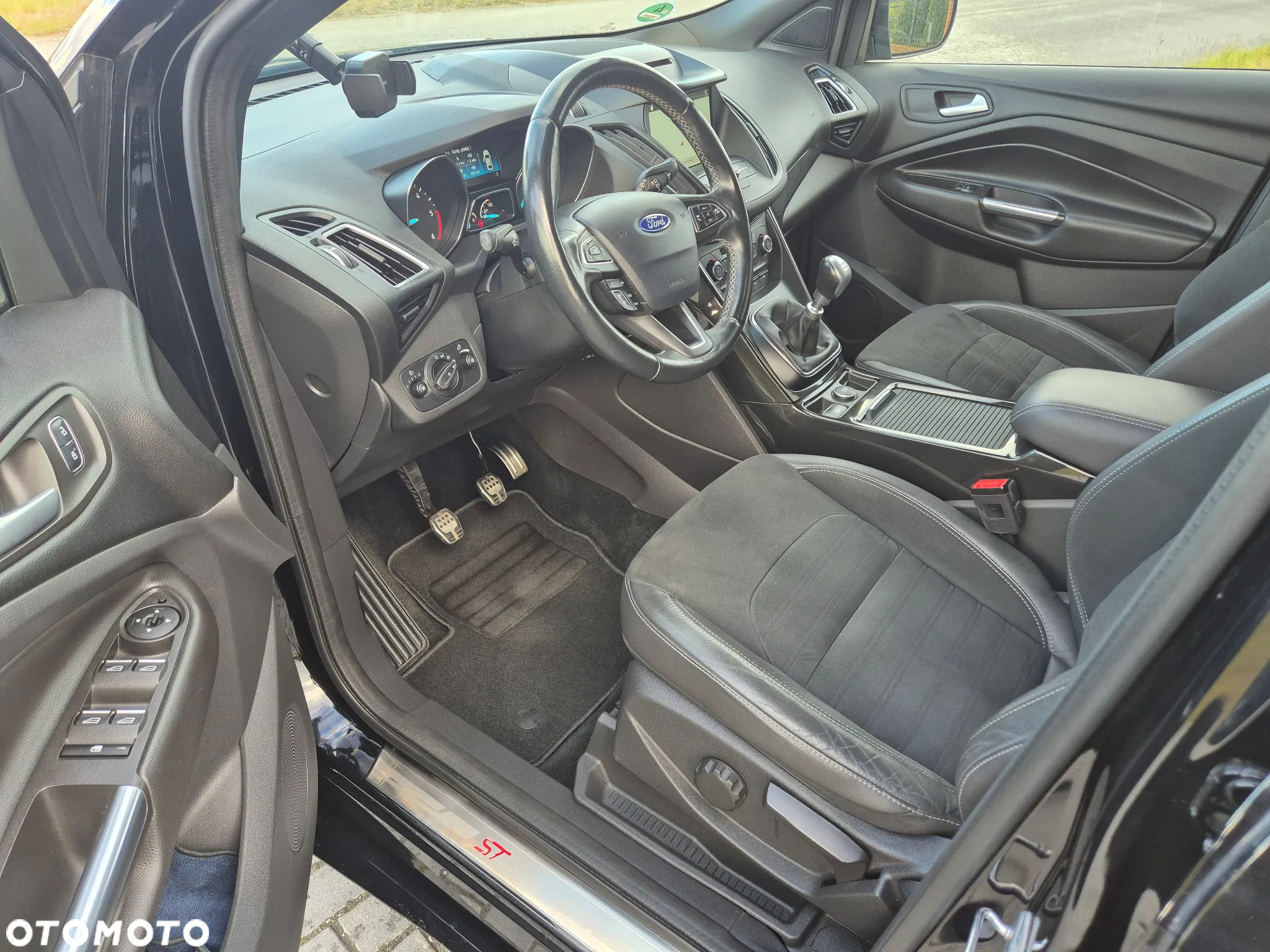 Ford Kuga 2.0 TDCi 2x4 ST-Line - 7
