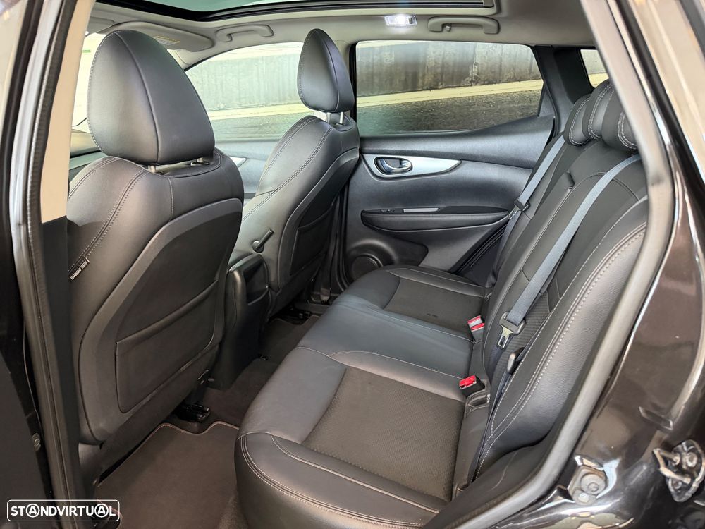 Nissan Qashqai 1.5 dCi N-Connecta J18+Led - 10