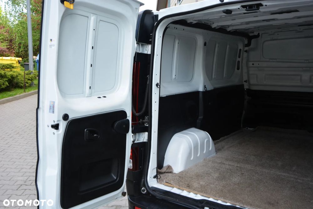 Nissan NV300 - 27