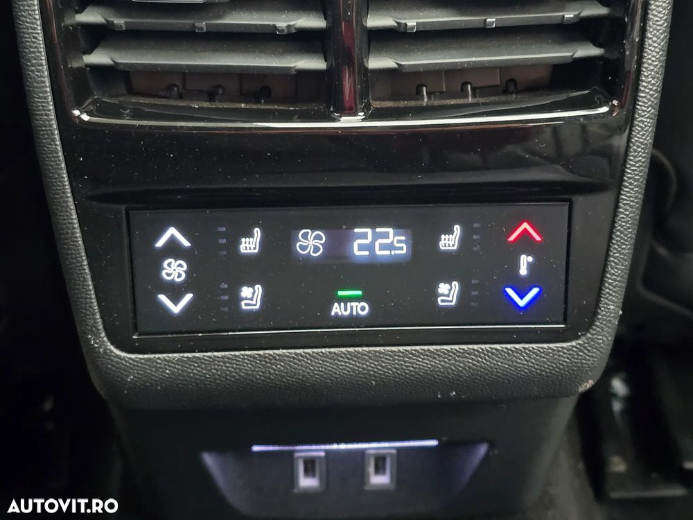 DS Automobiles DS 9 1.6 PHeV FWD 250 EAT8 PERFORMANCE Line + - 31