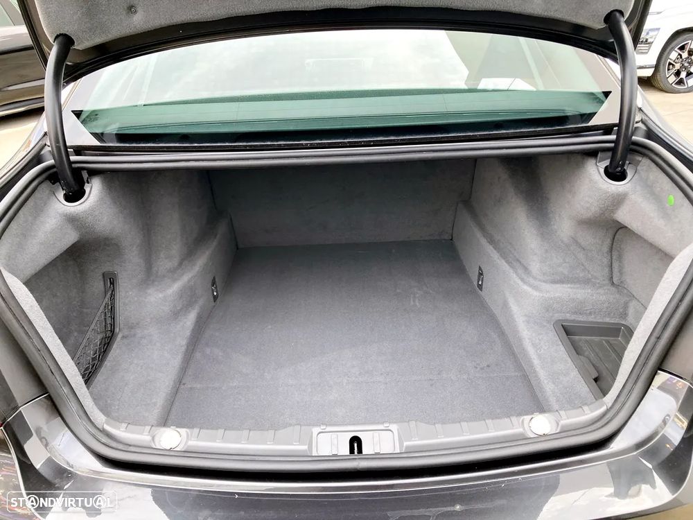 BMW 750 Li xDrive - 30