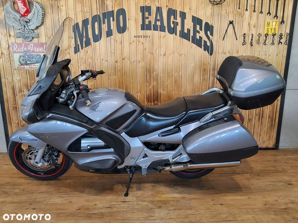 Honda ST - 16