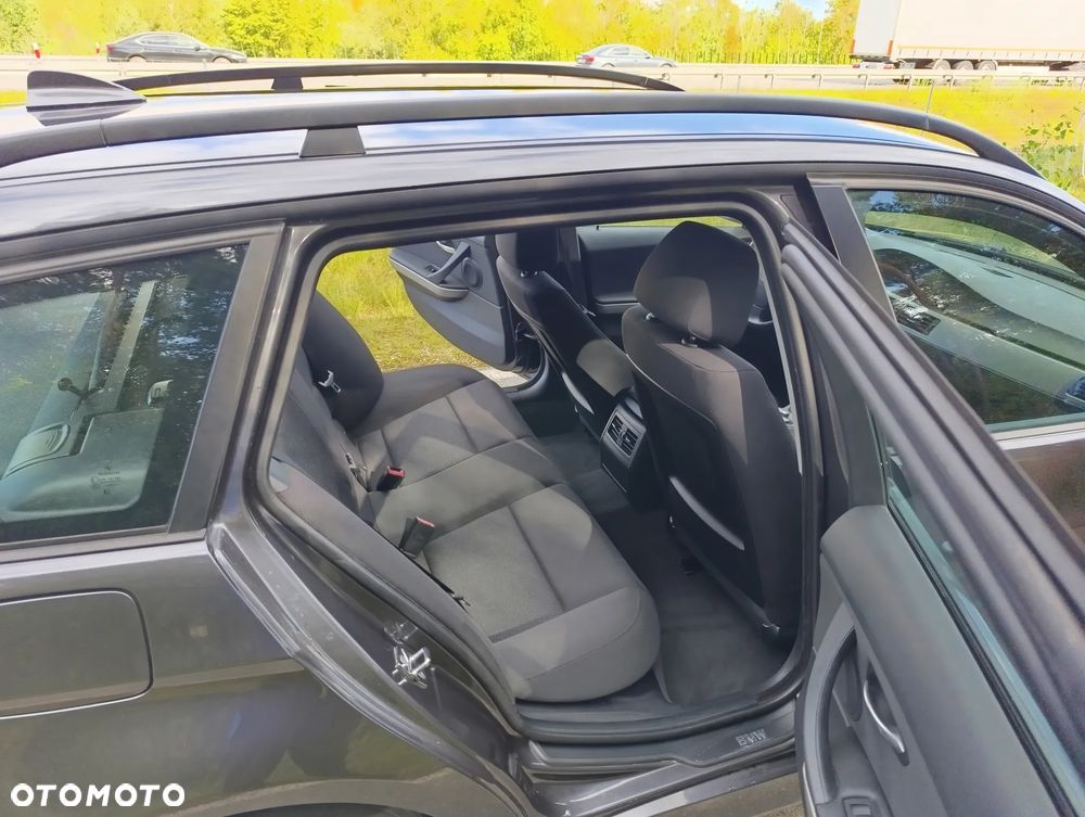 BMW Seria 3 318i - 15