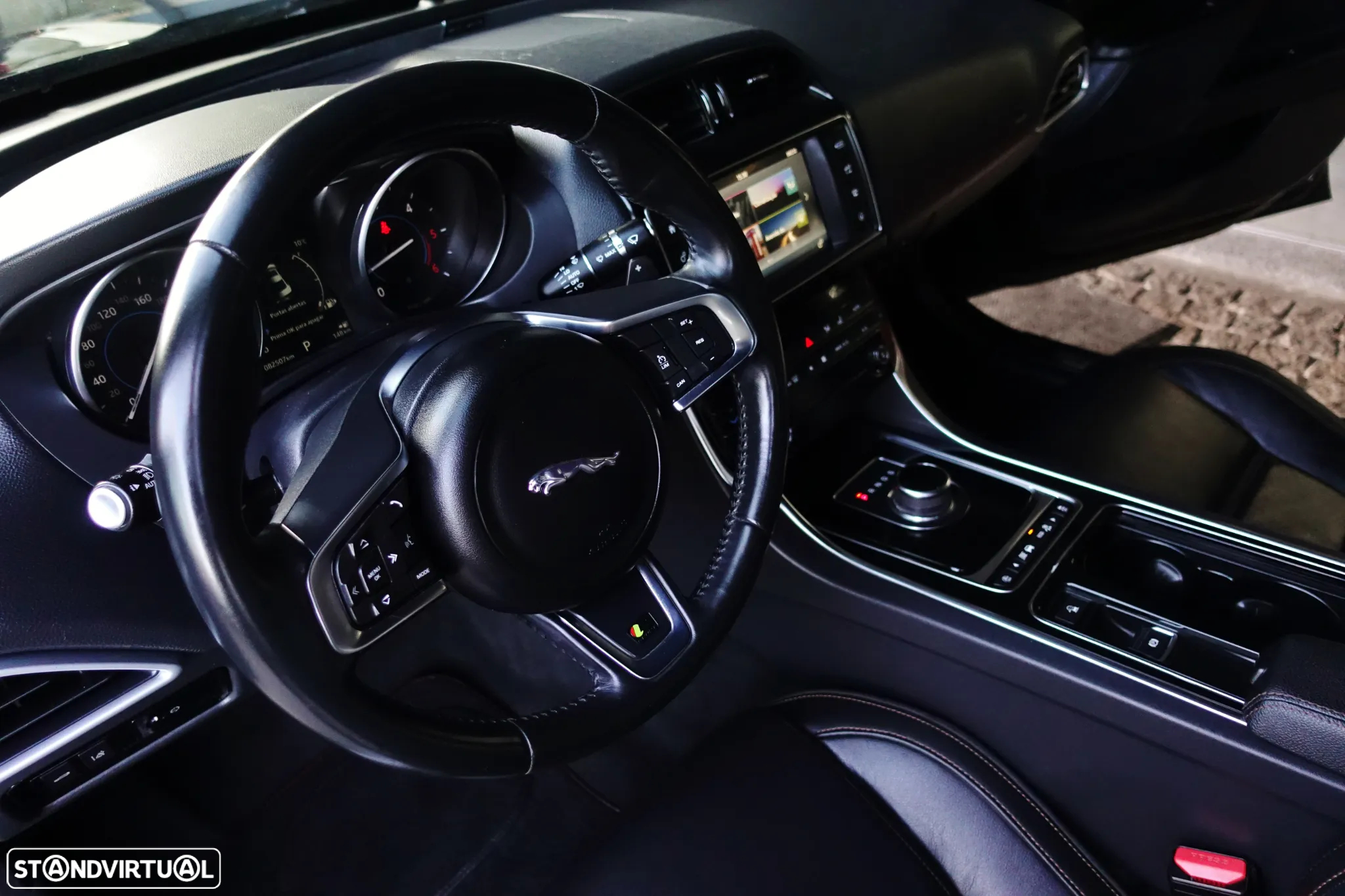 Jaguar XE 2.0 D R-Sport Aut. - 41