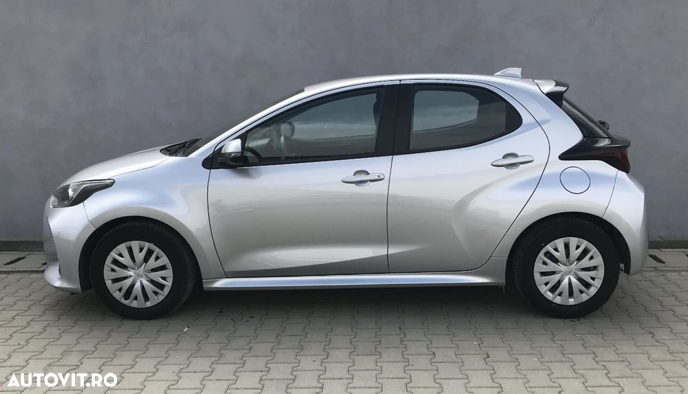 Toyota Yaris - 10
