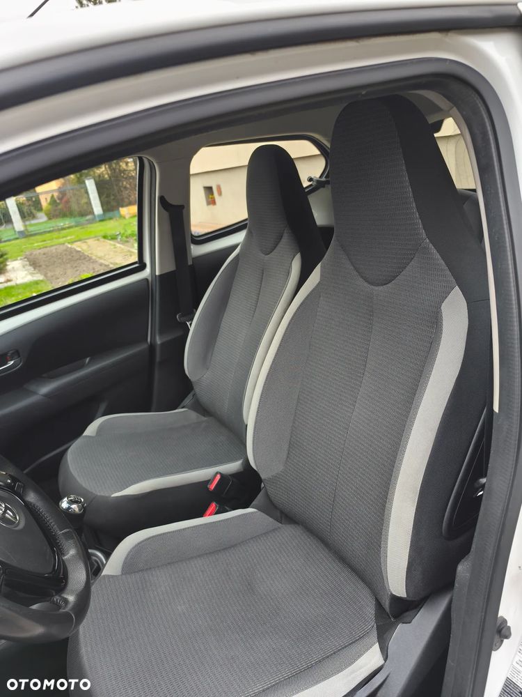 Toyota Aygo x-play - 10