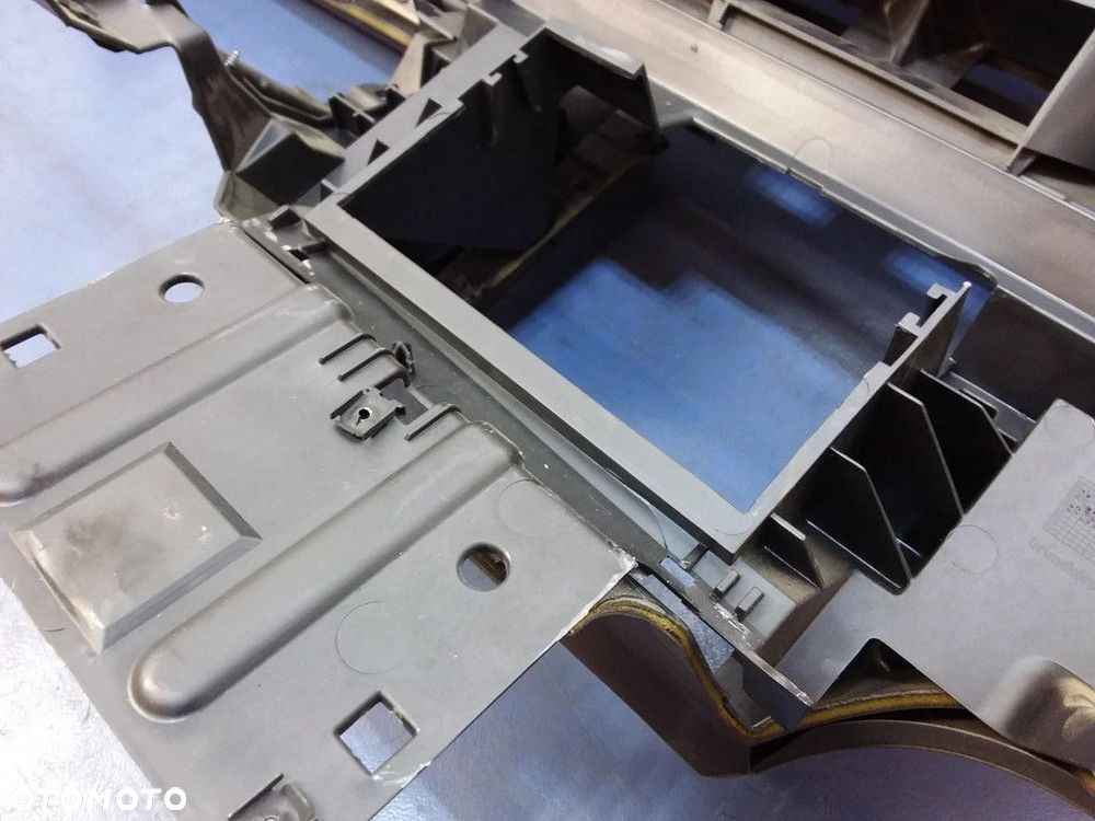 VW TOURAN I LIFT DESKA ROZDZIELCZA KONSOLA - 8