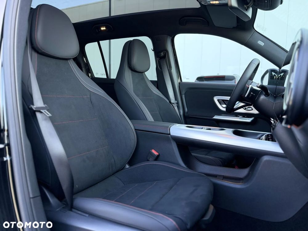 Mercedes-Benz GLB - 24