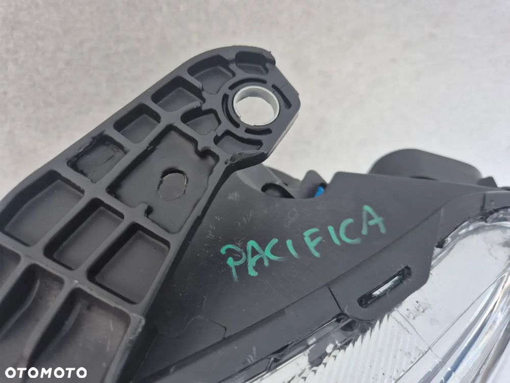 Lampa lewa lewy przód Chrysler Pacifica soczewka 68228949AI - 3