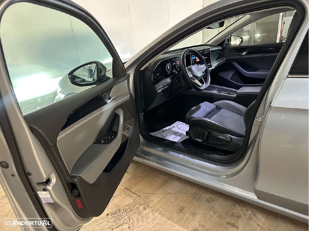 VW Passat Variant 1.5 TSI eHybrid DSG Versão Fiscal - 9