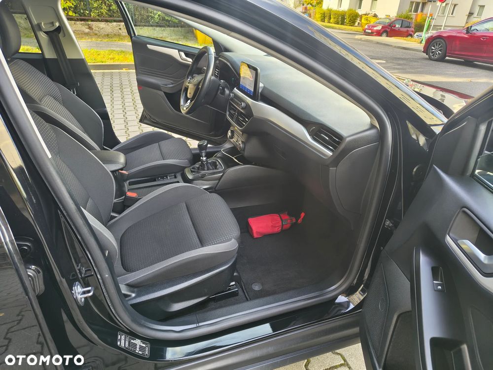 Ford Focus 1.0 EcoBoost mHEV Connected - 26