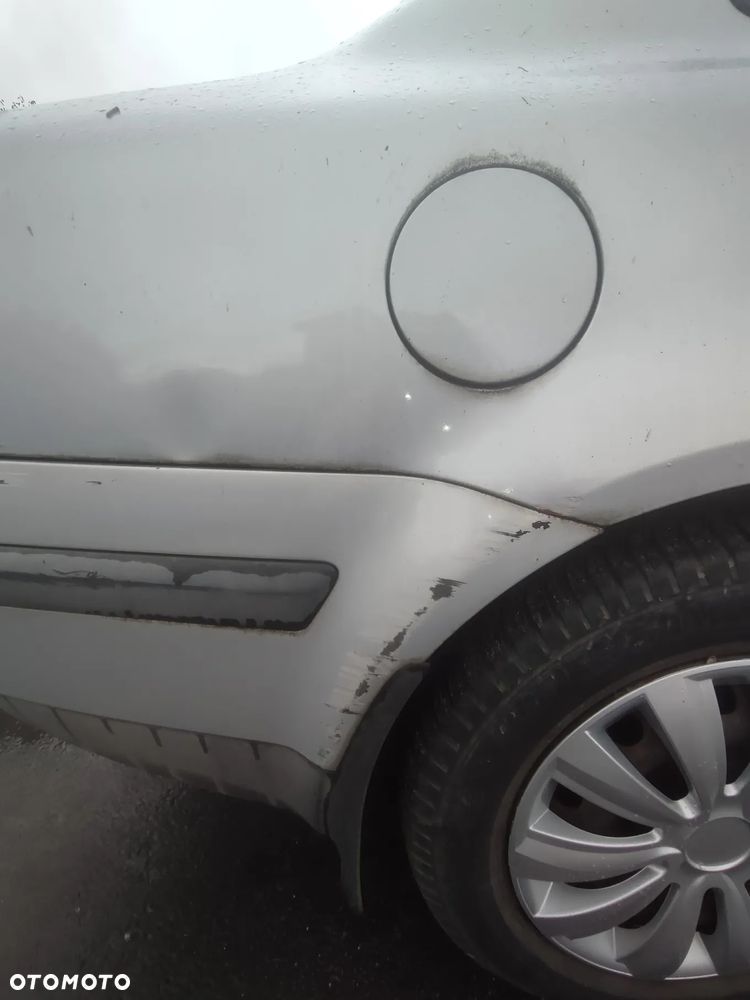 Volkswagen Passat 1.8 - 11