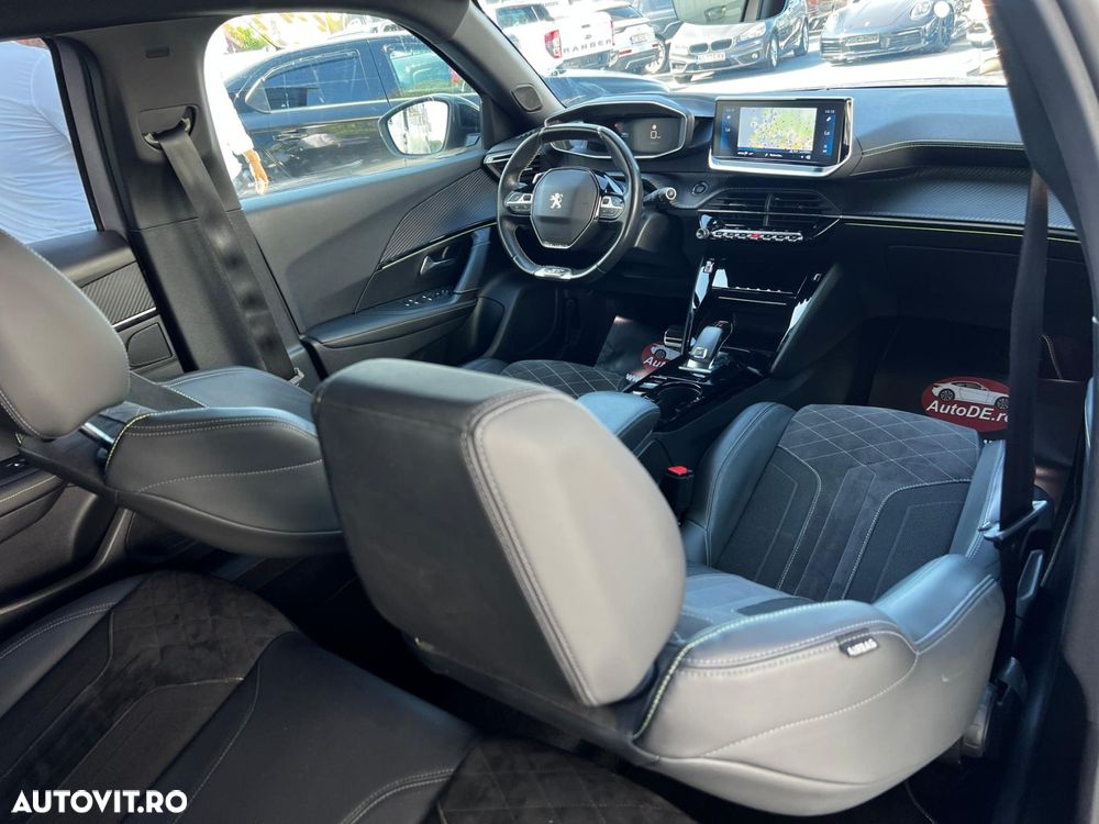 Peugeot 2008 PureTech 155 EAT8 GT - 13