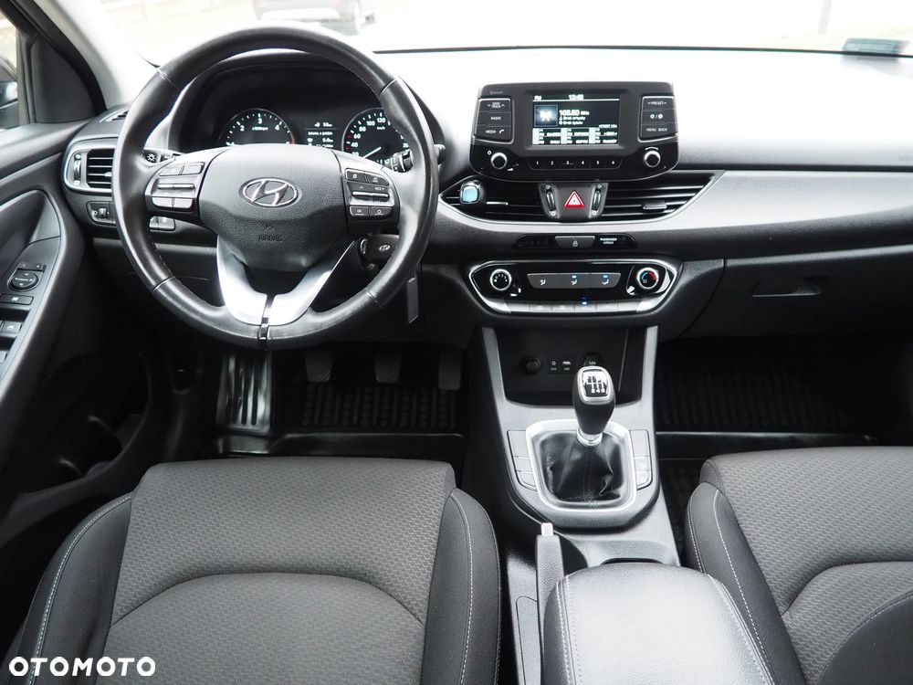 Hyundai i30 1.6 D Comfort - 30