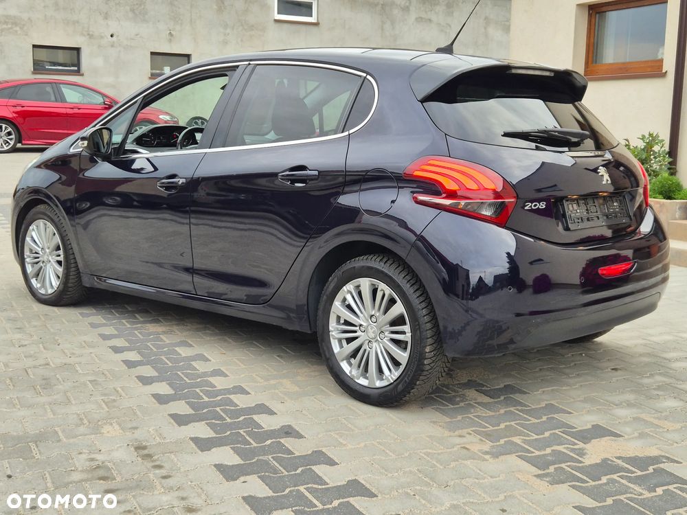 Peugeot 208 BlueHDi 100 Allure - 11