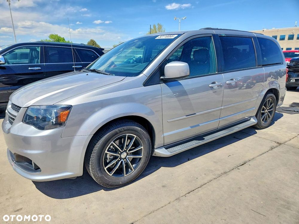 Dodge Grand Caravan - 5