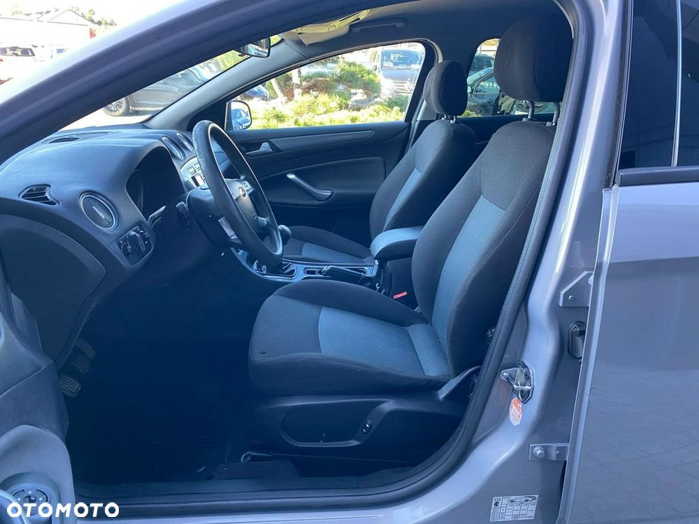 Ford Mondeo - 10