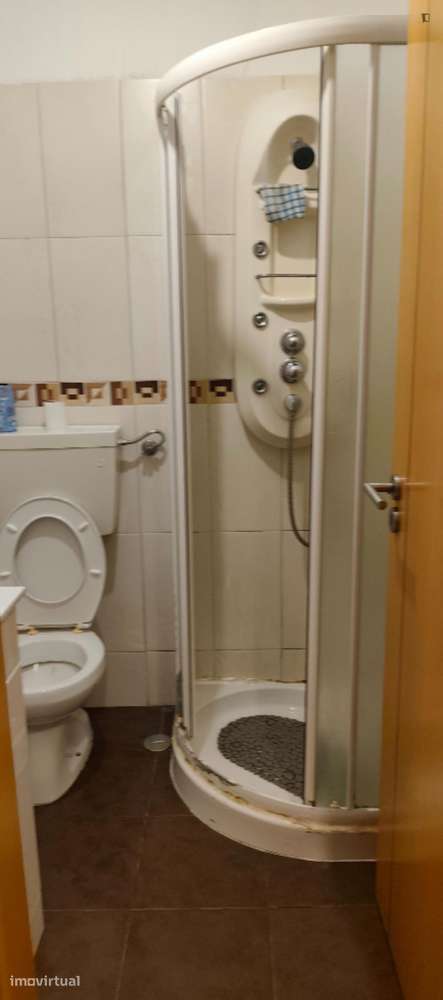 Quarto - localizado em Linda-a-Velha Lisbon - Grande imagem: 2/16