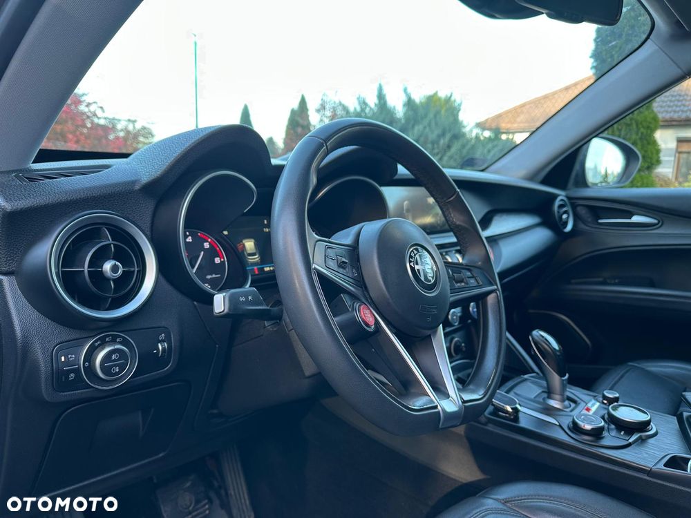 Alfa Romeo Stelvio 2.2 JTDM - 10