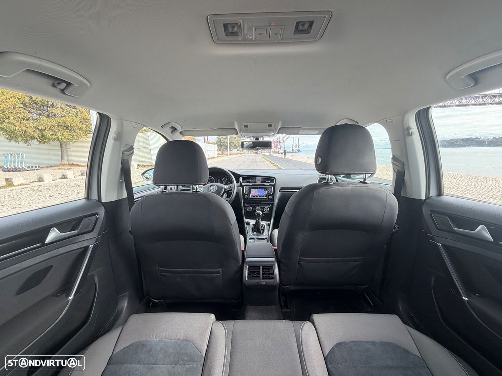 VW Golf 1.6 TDi Highline - 26