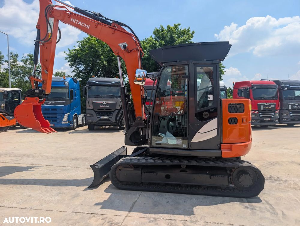 Hitachi ZX85USB-6, 2022, 2.513 ore, Masa 8,6 tone, CUPLA RAPIDA HIDRAULICA+3 CUPE NOI, inst picon pe brate, Camera pt masalier, Aer cond, senile cauciuc 90% ok, ad sapare 6m, computer de bord in romana, CA NOU, posibil leasing 4 ani, PROMOTIE 62.900 Euro+tva - 36