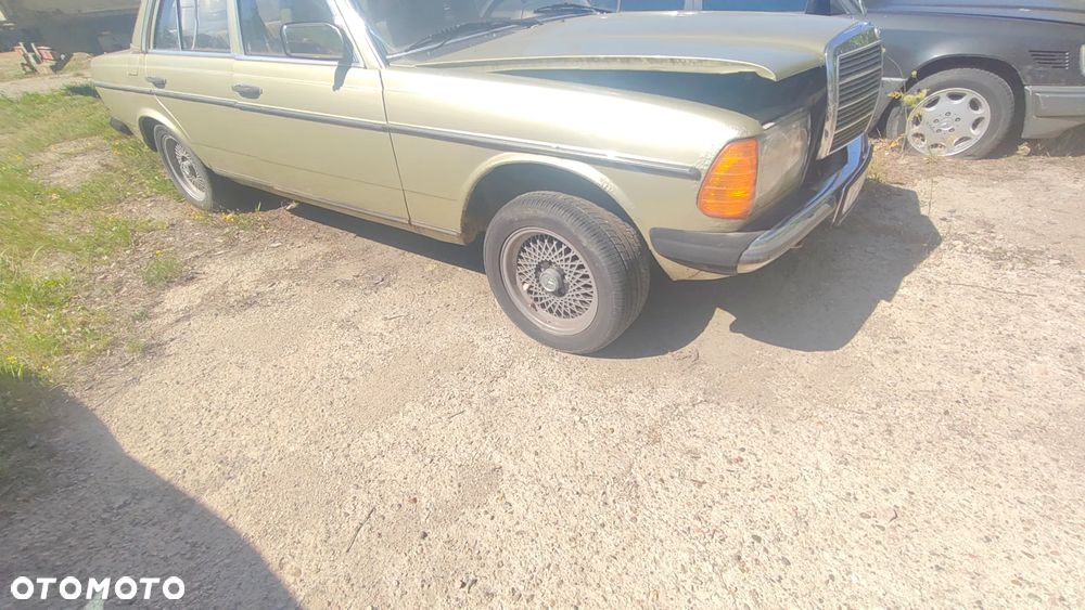 Mercedes-Benz W123 - 3