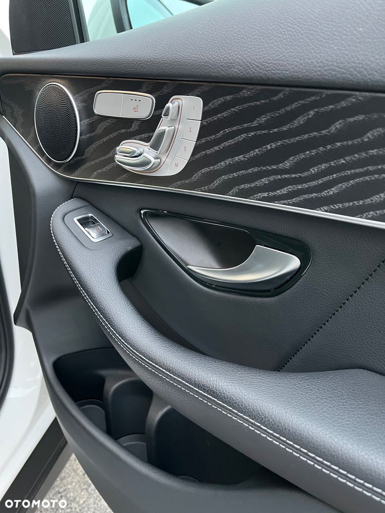 Mercedes-Benz GLC 300 d 4Matic 9G-TRONIC AMG Line Plus - 6