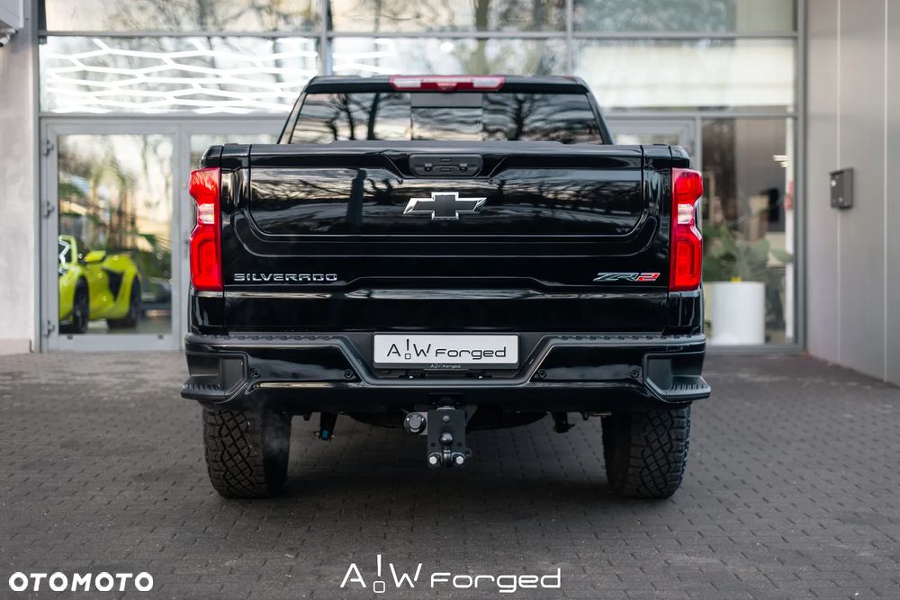 Chevrolet Silverado - 8