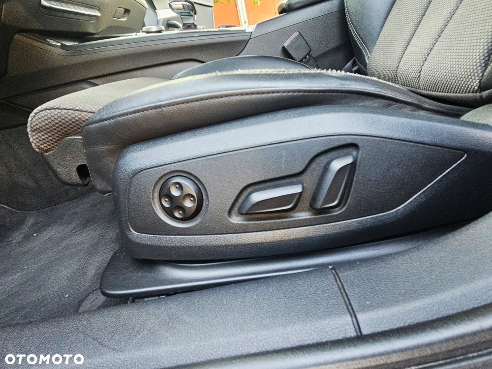 Audi A4 Avant 2.0 TDI Sport S tronic - 30