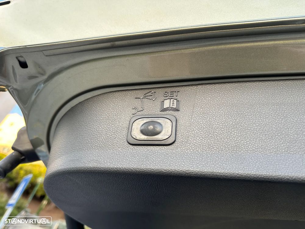 Ford Kuga 2.0 TDCi 4x4 Aut. Titanium - 13