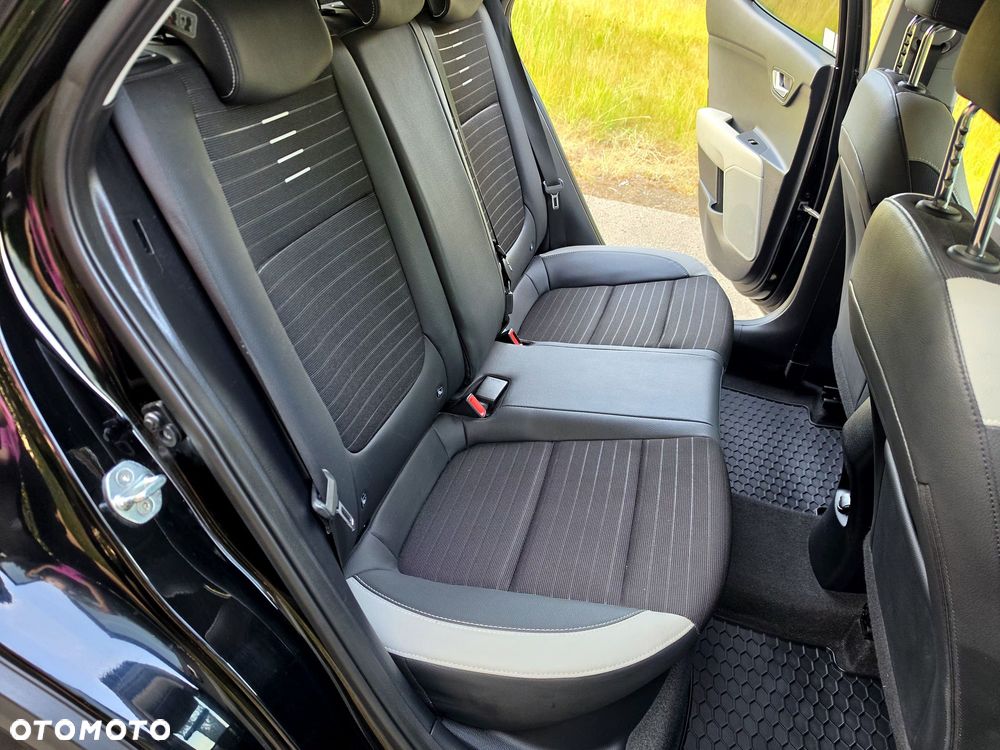 Kia Stonic 1.4 L - 19