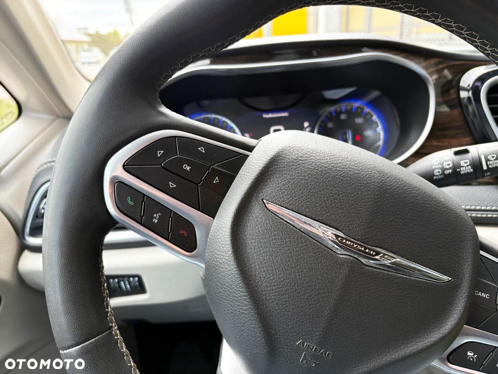 Chrysler Pacifica - 25