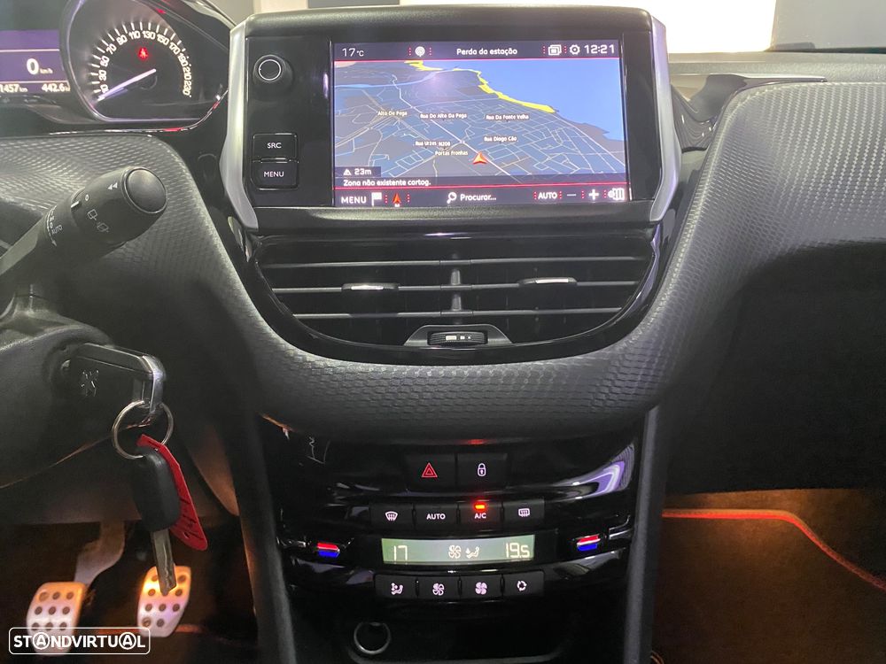 Peugeot 2008 1.5 BlueHDi GT Line - 14