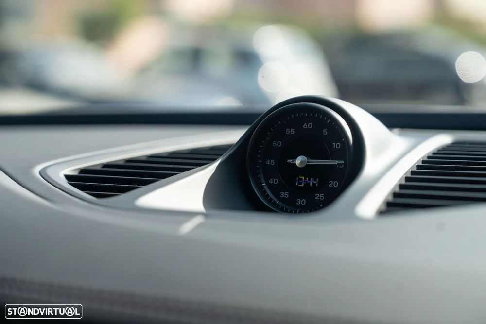 Porsche Macan Electric 4 - 37