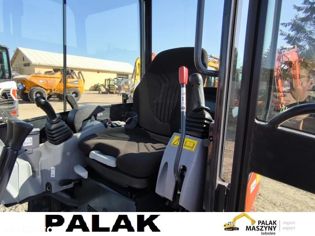 Kubota Mini koparka Kubota KX019- 4 ,  2023 rok - 13