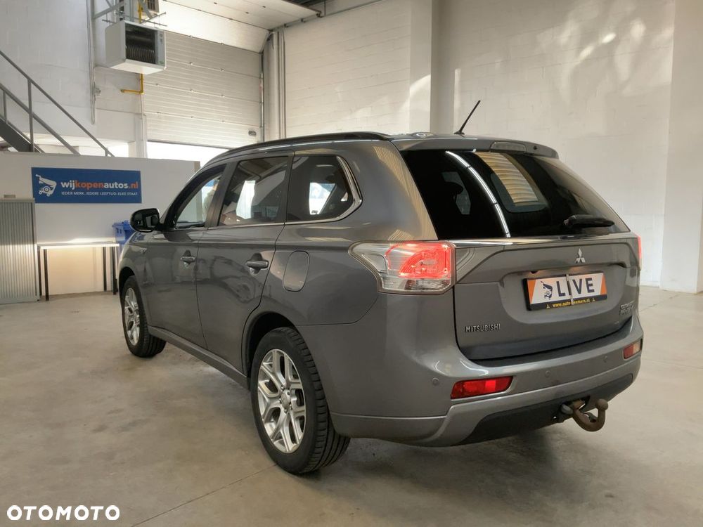 Mitsubishi Outlander 2.0 4WD Top - 21