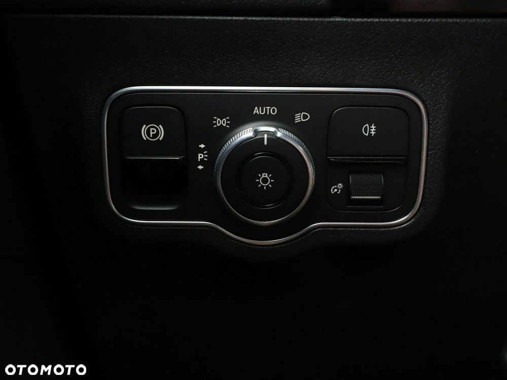 Mercedes-Benz GLA 250 e PHEV Progressive 8G-DCT - 36