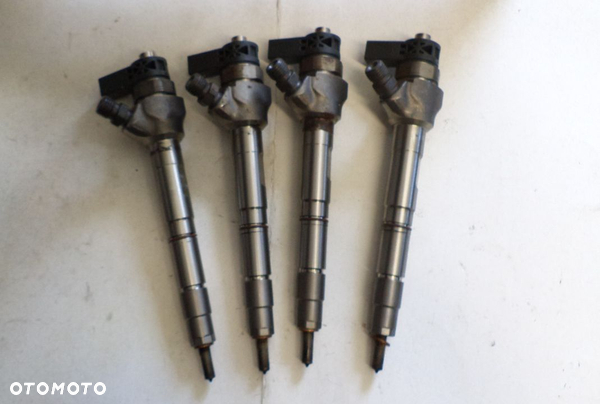 Wtrysk wtryskiwacz  AUDI 2.0 TDI 05L130277K