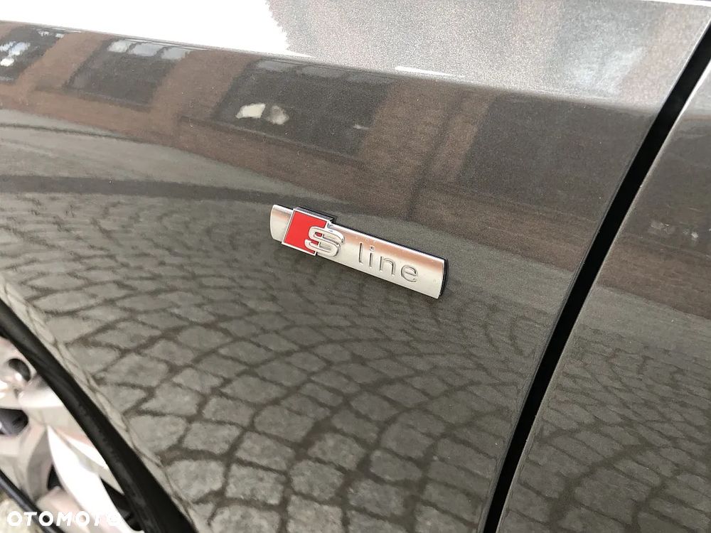 Audi A4 Avant 40 TDI S tronic S line - 34